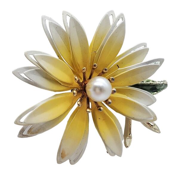 Flower Power Brooch & Clip Earrings White Yellow Enamel Daisy Pin Boho Hippie - Picture 6 of 9